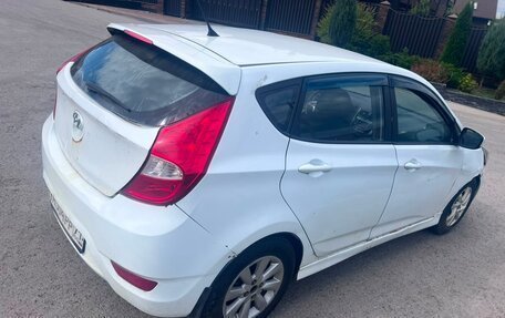 Hyundai Solaris II рестайлинг, 2012 год, 180 000 рублей, 4 фотография