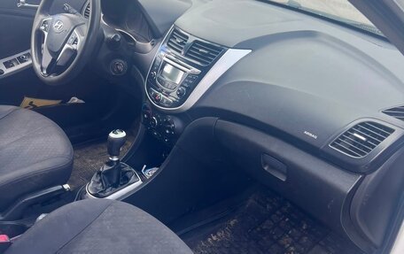 Hyundai Solaris II рестайлинг, 2012 год, 180 000 рублей, 2 фотография