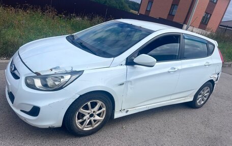 Hyundai Solaris II рестайлинг, 2012 год, 180 000 рублей, 3 фотография
