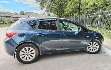 Opel Astra J, 2010 год, 330 000 рублей, 4 фотография
