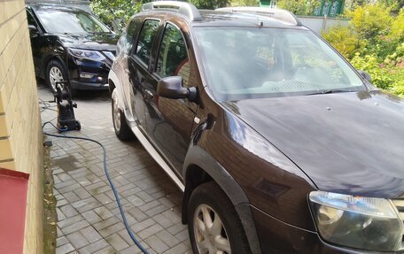 Renault Duster I рестайлинг, 2014 год, 1 000 000 рублей, 2 фотография