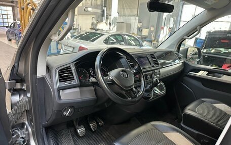 Volkswagen Multivan T6 рестайлинг, 2018 год, 4 099 000 рублей, 5 фотография