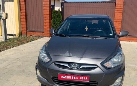 Hyundai Solaris II рестайлинг, 2011 год, 469 000 рублей, 1 фотография