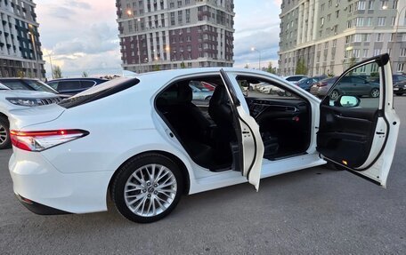 Toyota Camry, 2018 год, 2 290 000 рублей, 9 фотография