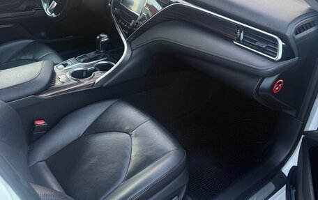 Toyota Camry, 2018 год, 2 290 000 рублей, 7 фотография