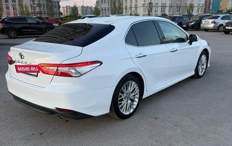 Toyota Camry, 2018 год, 2 290 000 рублей, 4 фотография