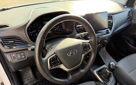 Hyundai Solaris II рестайлинг, 2021 год, 990 000 рублей, 18 фотография
