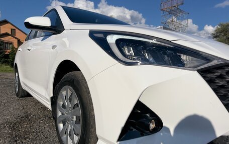 Hyundai Solaris II рестайлинг, 2021 год, 990 000 рублей, 34 фотография