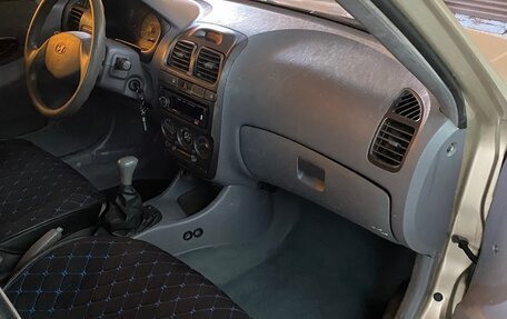 Hyundai Accent II, 2005 год, 370 000 рублей, 24 фотография
