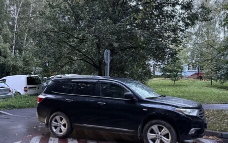 Toyota Highlander III, 2011 год, 2 100 000 рублей, 4 фотография