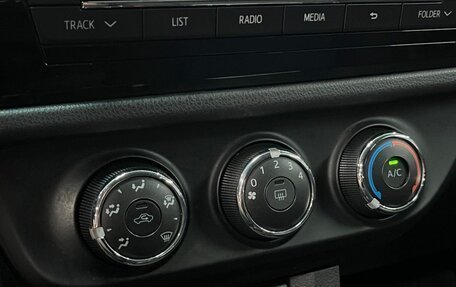Toyota Corolla, 2015 год, 1 399 900 рублей, 8 фотография
