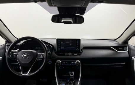 Toyota RAV4, 2020 год, 2 750 000 рублей, 17 фотография