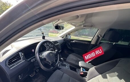 Volkswagen Tiguan II, 2020 год, 3 170 000 рублей, 2 фотография