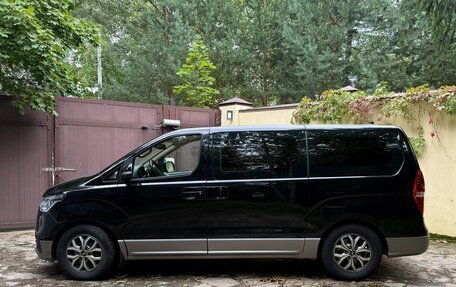 Hyundai H-1 II рестайлинг, 2018 год, 3 650 000 рублей, 3 фотография