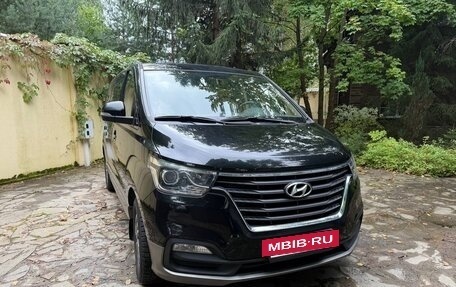 Hyundai H-1 II рестайлинг, 2018 год, 3 650 000 рублей, 12 фотография