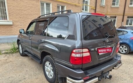 Toyota Land Cruiser 100 рестайлинг 2, 2002 год, 1 800 000 рублей, 7 фотография
