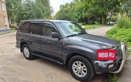 Toyota Land Cruiser 100 рестайлинг 2, 2002 год, 1 800 000 рублей, 3 фотография