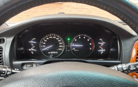 Toyota Land Cruiser 100 рестайлинг 2, 2002 год, 1 800 000 рублей, 9 фотография