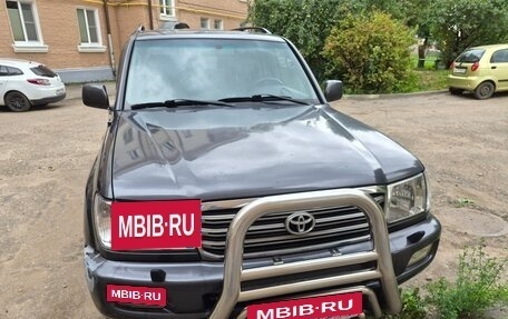 Toyota Land Cruiser 100 рестайлинг 2, 2002 год, 1 800 000 рублей, 2 фотография