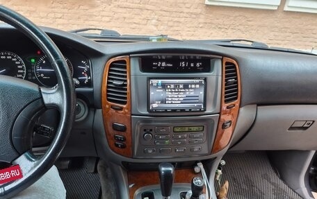 Toyota Land Cruiser 100 рестайлинг 2, 2002 год, 1 800 000 рублей, 10 фотография