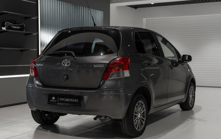 Toyota Yaris III рестайлинг, 2009 год, 760 000 рублей, 5 фотография