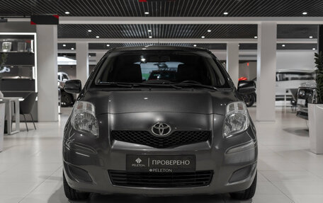 Toyota Yaris III рестайлинг, 2009 год, 760 000 рублей, 3 фотография