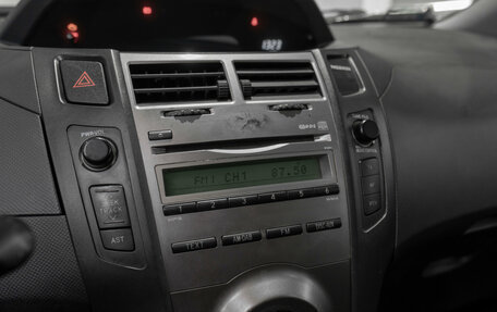 Toyota Yaris III рестайлинг, 2009 год, 760 000 рублей, 16 фотография