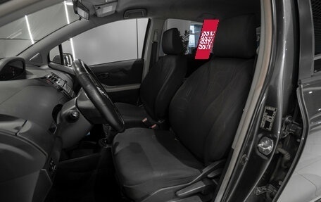 Toyota Yaris III рестайлинг, 2009 год, 760 000 рублей, 9 фотография