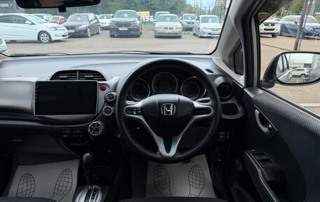 Honda Fit III, 2011 год, 697 000 рублей, 10 фотография