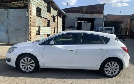 Opel Astra J, 2013 год, 750 000 рублей, 2 фотография