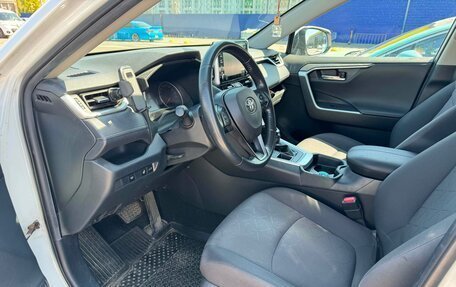 Toyota RAV4, 2021 год, 3 000 000 рублей, 7 фотография