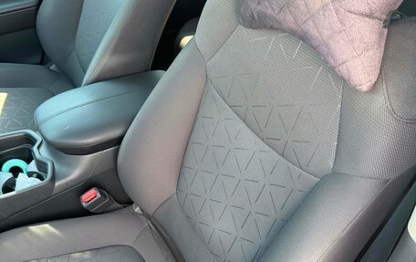 Toyota RAV4, 2021 год, 3 000 000 рублей, 8 фотография