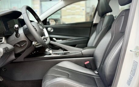 Hyundai Elantra, 2023 год, 1 740 000 рублей, 9 фотография