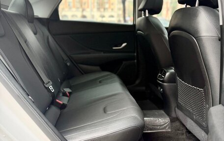 Hyundai Elantra, 2023 год, 1 740 000 рублей, 14 фотография