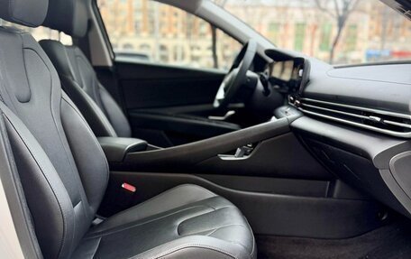 Hyundai Elantra, 2023 год, 1 740 000 рублей, 13 фотография