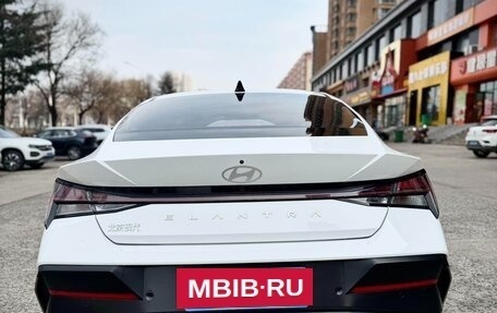 Hyundai Elantra, 2023 год, 1 740 000 рублей, 3 фотография