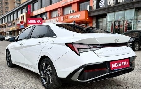 Hyundai Elantra, 2023 год, 1 740 000 рублей, 7 фотография