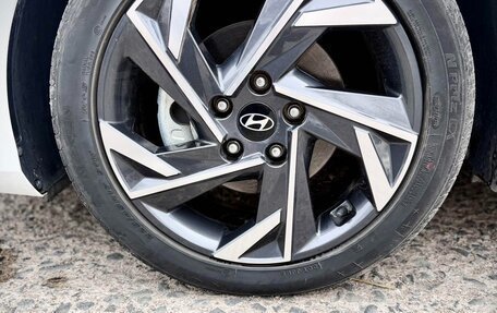 Hyundai Elantra, 2023 год, 1 740 000 рублей, 22 фотография