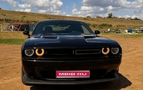 Dodge Challenger III рестайлинг 2, 2020 год, 3 120 000 рублей, 1 фотография