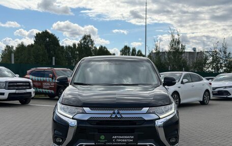 Mitsubishi Outlander III рестайлинг 3, 2019 год, 2 200 000 рублей, 2 фотография