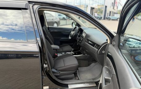 Mitsubishi Outlander III рестайлинг 3, 2019 год, 2 200 000 рублей, 8 фотография