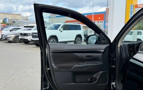 Mitsubishi Outlander III рестайлинг 3, 2019 год, 2 200 000 рублей, 24 фотография