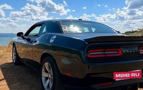 Dodge Challenger III рестайлинг 2, 2020 год, 3 120 000 рублей, 4 фотография