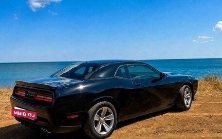 Dodge Challenger III рестайлинг 2, 2020 год, 3 120 000 рублей, 3 фотография