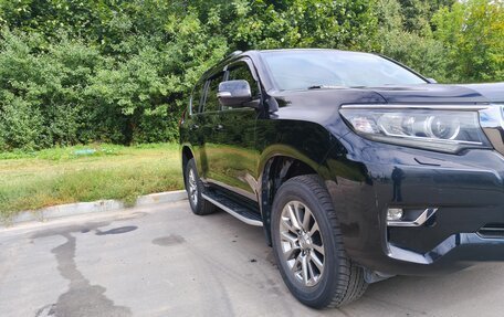 Toyota Land Cruiser Prado 150 рестайлинг 2, 2017 год, 4 850 000 рублей, 4 фотография