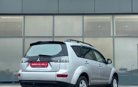 Mitsubishi Outlander III рестайлинг 3, 2008 год, 600 000 рублей, 4 фотография