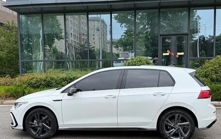 Volkswagen Golf VIII, 2023 год, 1 935 000 рублей, 2 фотография