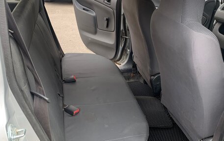 Toyota Probox I, 2004 год, 550 000 рублей, 10 фотография