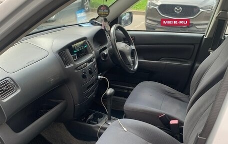 Toyota Probox I, 2004 год, 550 000 рублей, 6 фотография