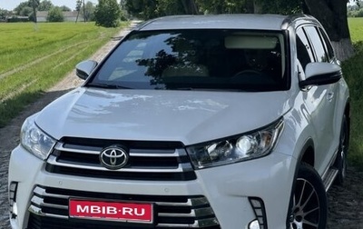 Toyota Highlander III, 2019 год, 4 340 000 рублей, 1 фотография